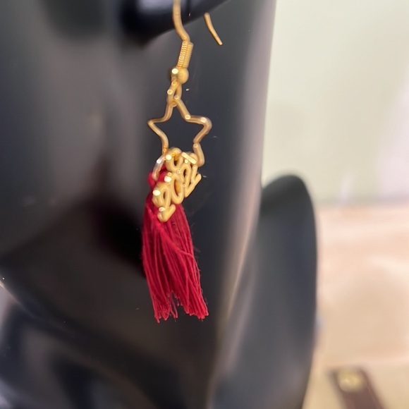 Graduation Gifts Tassel 2022 Earrings Gold & Red - Picture 2 of 6